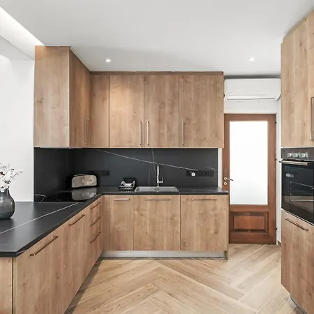 Phaedrus Living Executive Apartament *