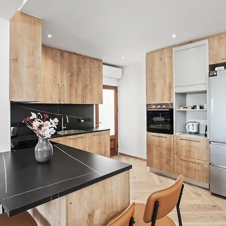 Phaedrus Living Executive * Никосия
